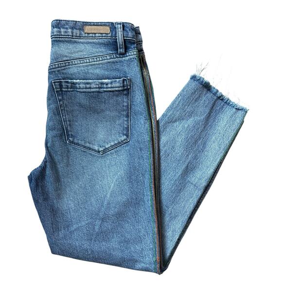 BlankNYC Rainbow Rivington High Rise in Crash Pad Raw Hem Jeans Size 27 - Picture 8 of 9